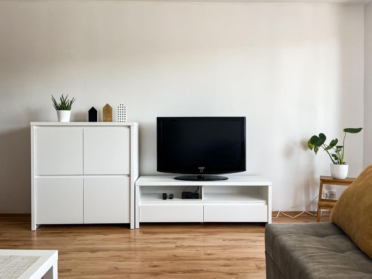 Uroczy Apartament Pod Skarpa Wadowice Ngoại thất bức ảnh