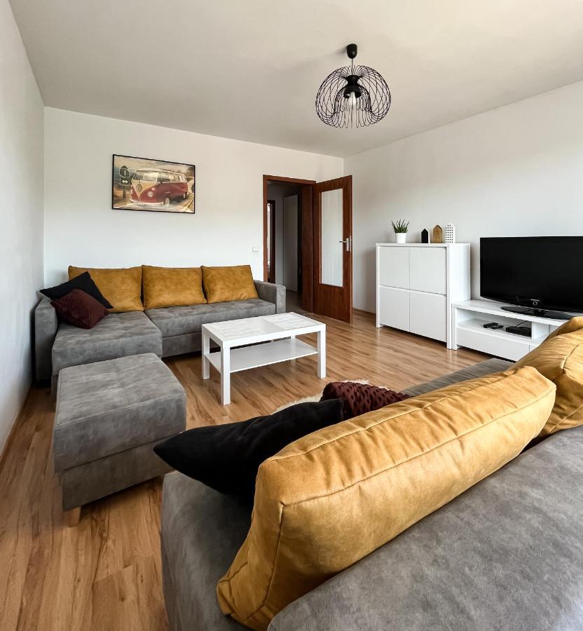Uroczy Apartament Pod Skarpa Wadowice Ngoại thất bức ảnh
