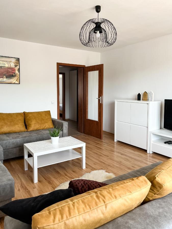 Uroczy Apartament Pod Skarpa Wadowice Ngoại thất bức ảnh